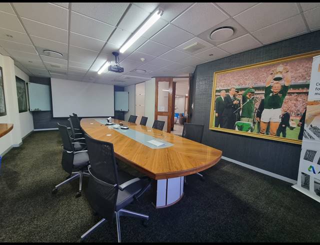 1,832M² OFFICE FOR SALE IN WOODMEAD
